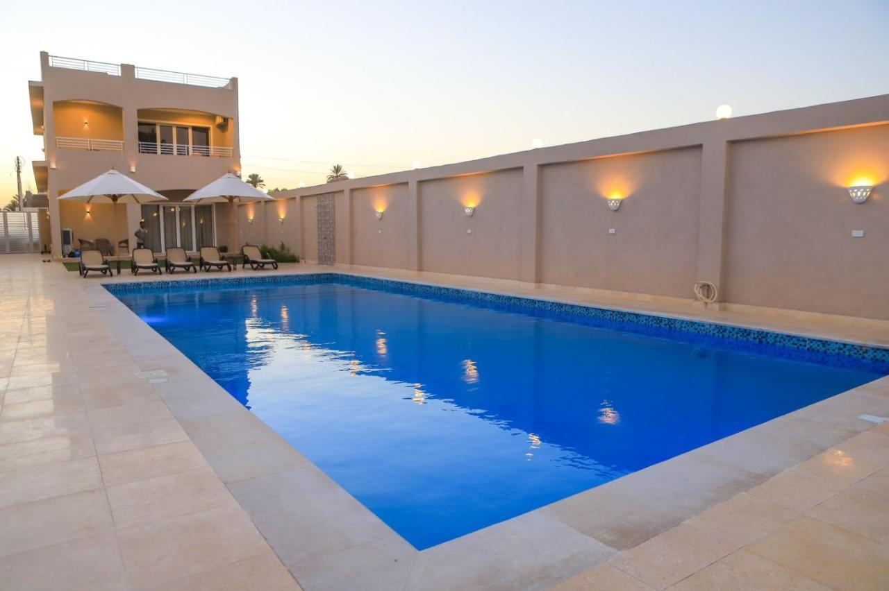 Royal Nile - Pool View 2 Apartman
