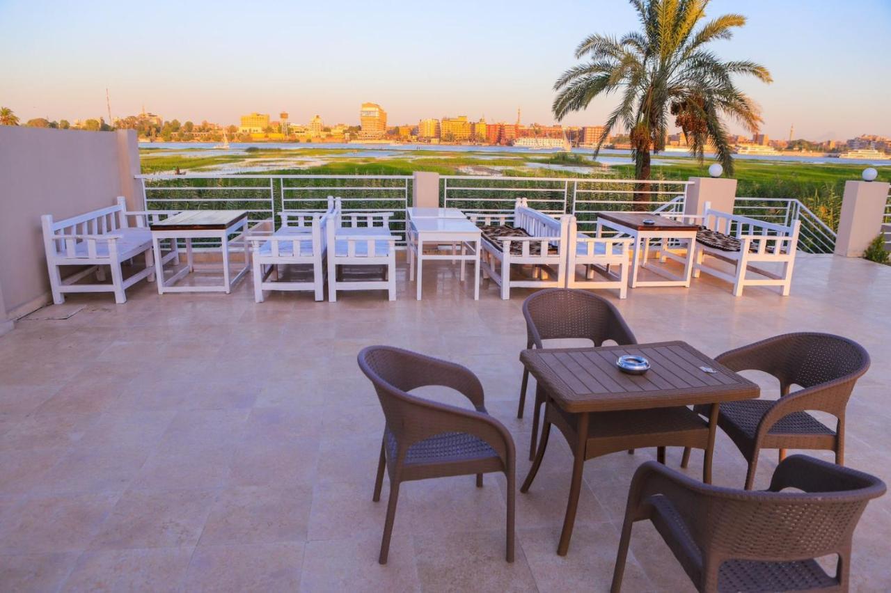 Royal Nile - Pool View 2 Apartman